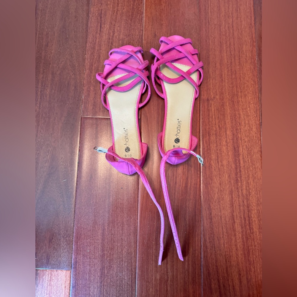 Chatties hot pink sandals size 9/10